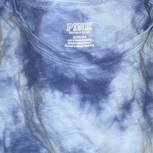 Pink tie dye shirt💙